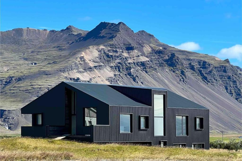 The Blackhouse Хофн Экстерьер фото